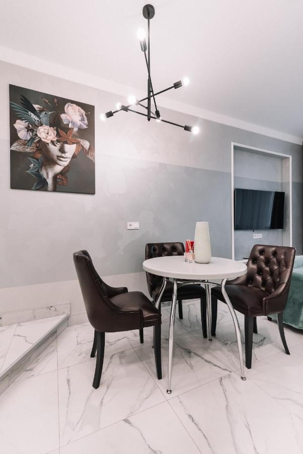 Royal Tower Vip Smart Apartments 1 키예프 외부 사진