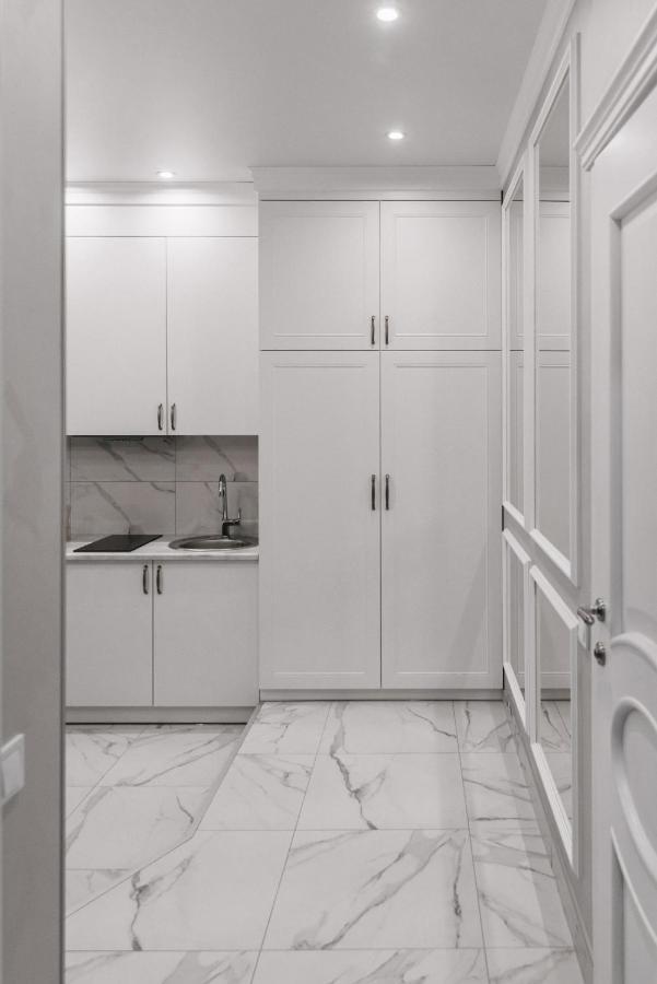 Royal Tower Vip Smart Apartments 1 키예프 외부 사진