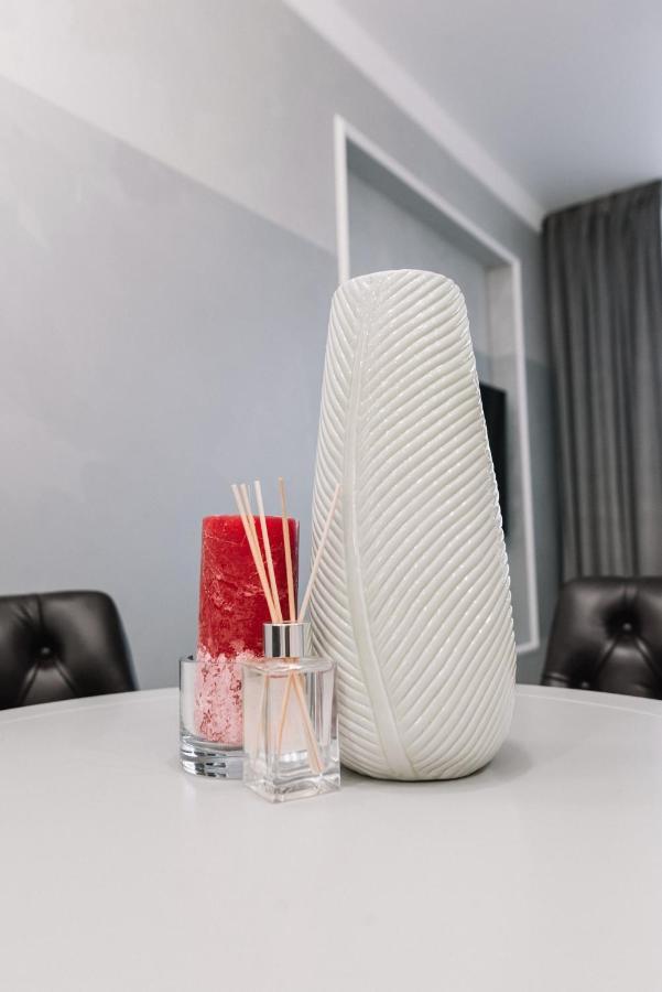 Royal Tower Vip Smart Apartments 1 키예프 외부 사진