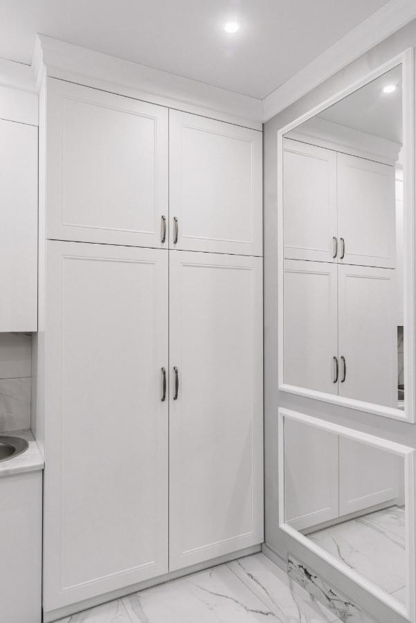 Royal Tower Vip Smart Apartments 1 키예프 외부 사진