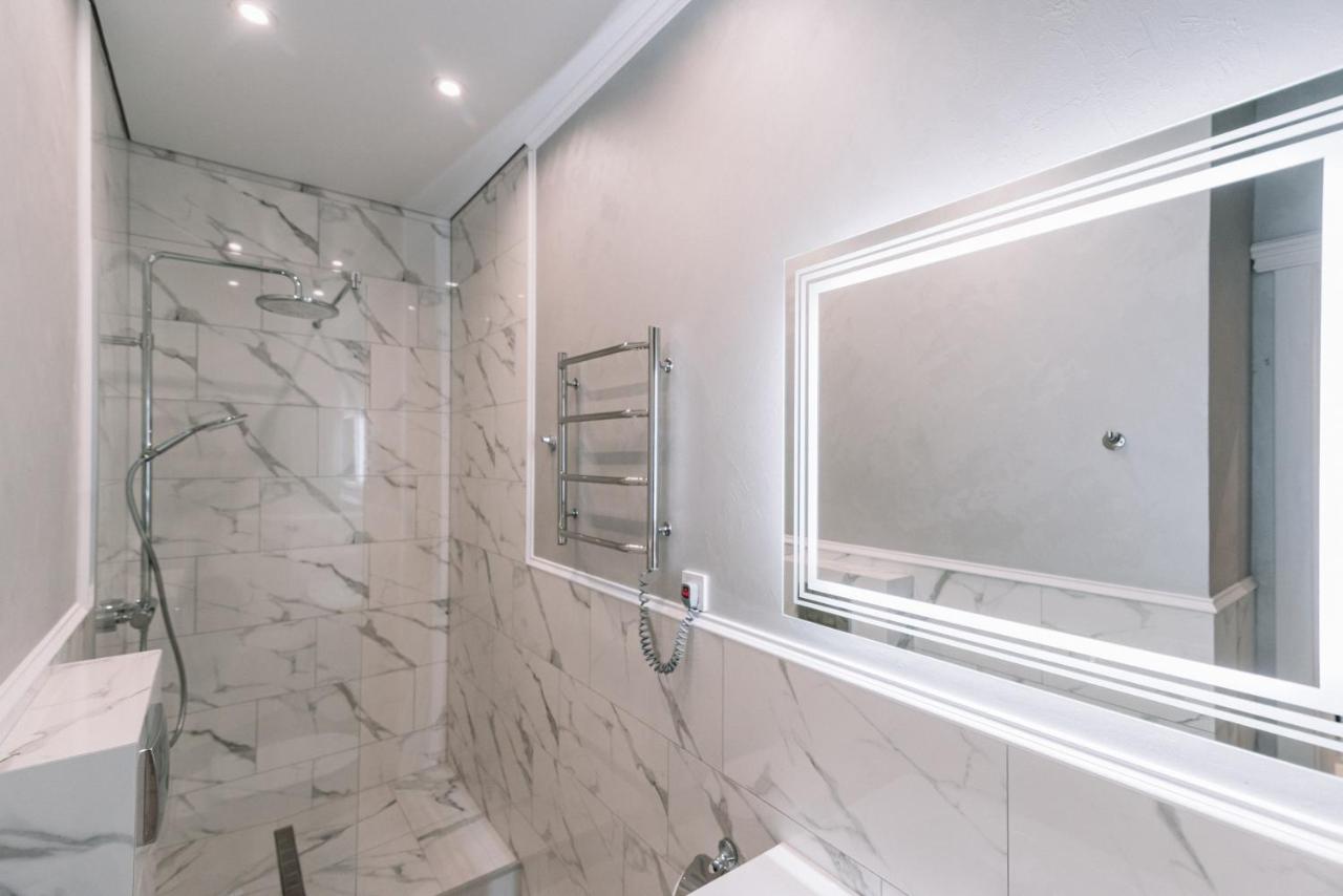 Royal Tower Vip Smart Apartments 1 키예프 외부 사진