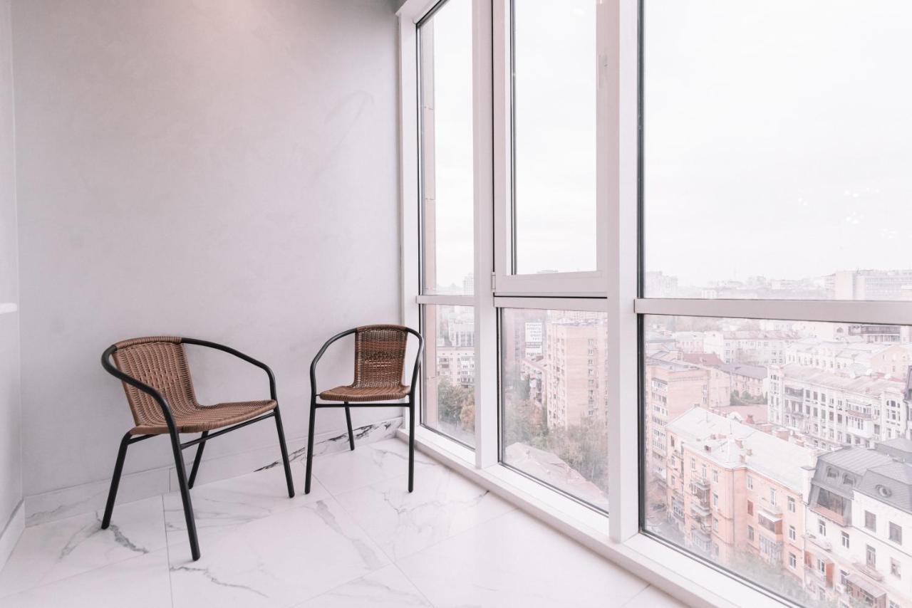 Royal Tower Vip Smart Apartments 1 키예프 외부 사진